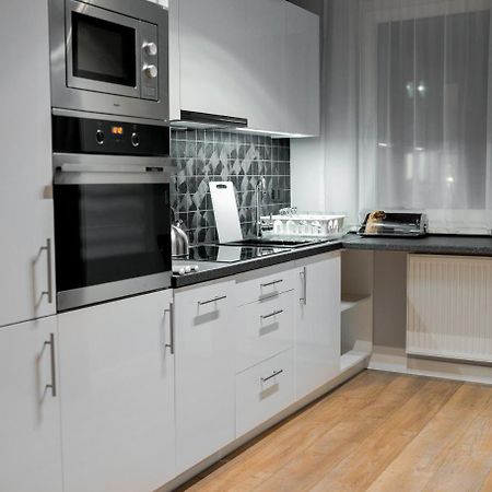 Crystal Guesthouse Варшава Экстерьер фото