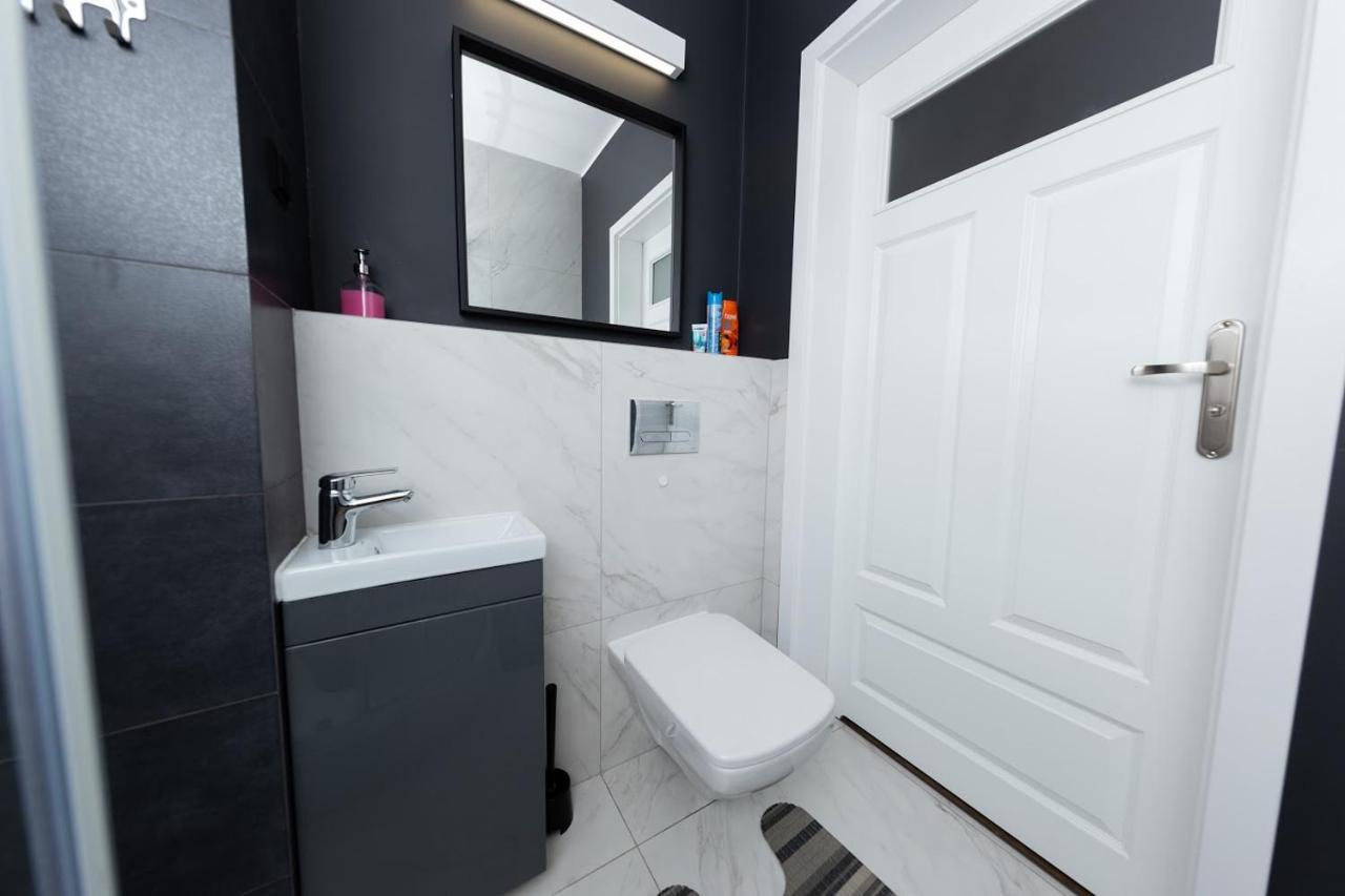 Crystal Guesthouse Варшава Экстерьер фото